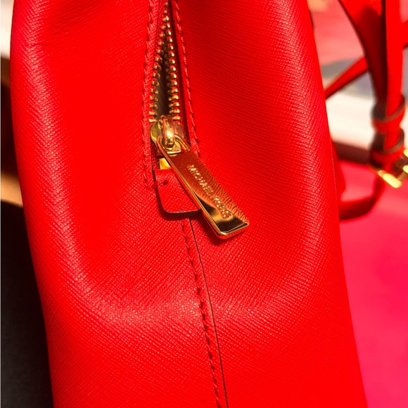 Michael Kors Vibrant Red Bag - Picture 12 of 15